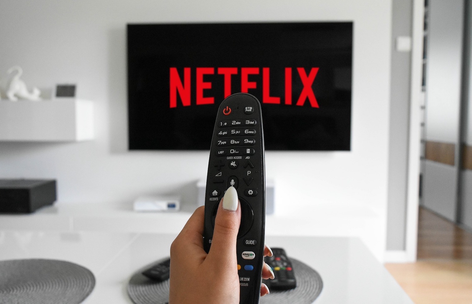 Netflix's New Plan With Ads Can't Be Watched On Apple TV – Reviews News ...