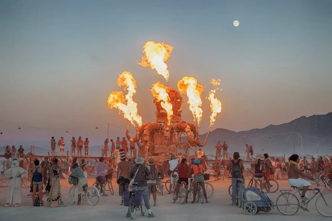 10 Choses à Connaître sur Burning Man : Un Voyage au Coeur de la Créativité et de la Liberté