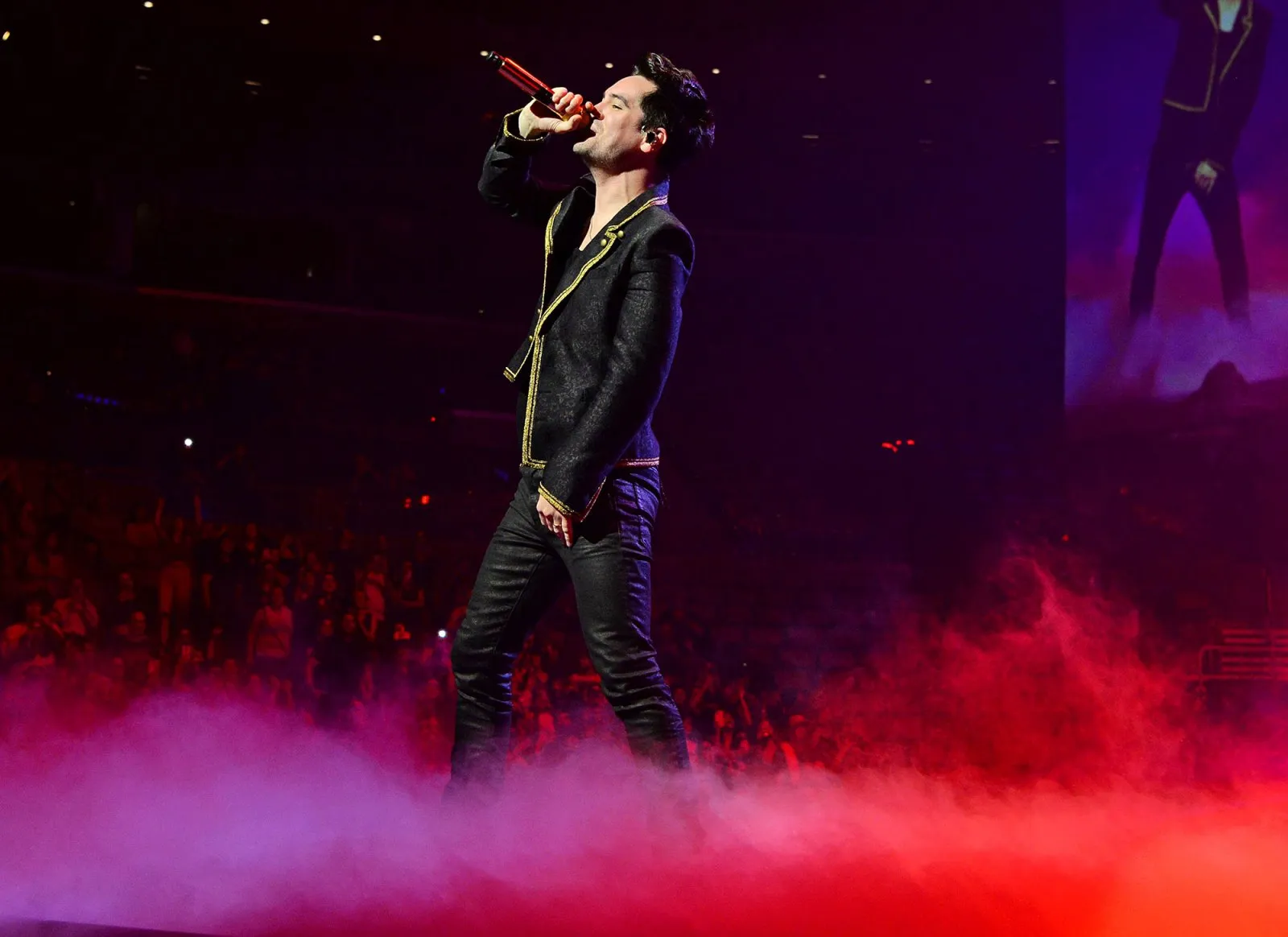 Panic ! At The Disco : Brendon Urie, allégations, controverses et accusations