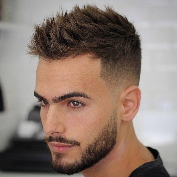 Nous vous présentons le top 100 des coiffures et coupes de cheveux homme les plus tendances en 2017. Suivez COUPE DE CHEVEUX HOMME pour plus de coiffures.